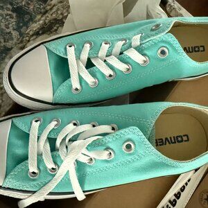Converse "CHUCKS" Womens Size 8 - Light Aqua